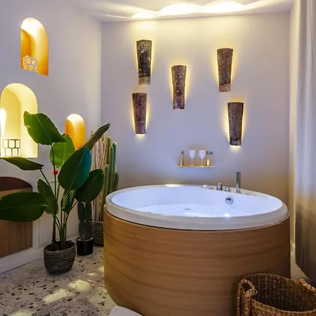 Romantique Ibiza, Jacuzzi, Straßburg