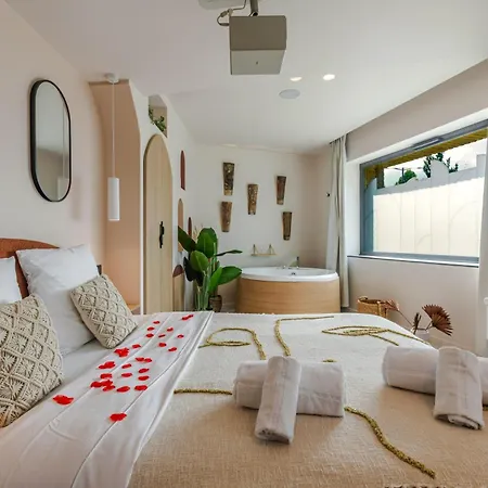 Romantique Ibiza, Jacuzzi, Apartment