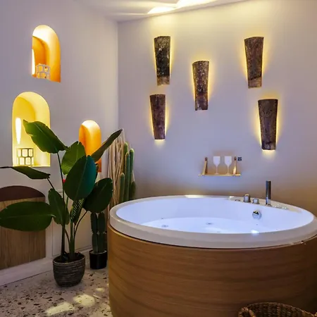 Romantique Ibiza, Jacuzzi, Apartment