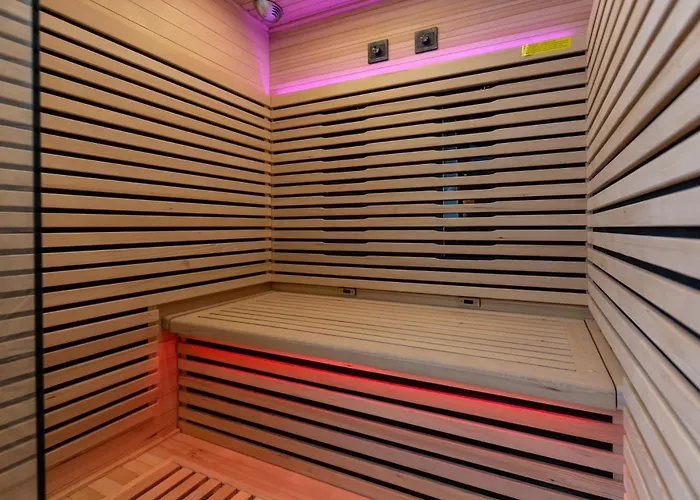 Romantique Ibiza, Jacuzzi, * Strazburg