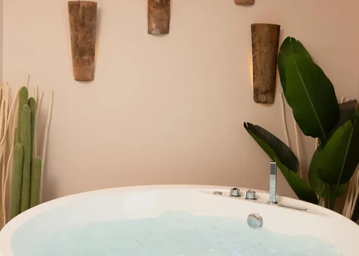 Daire Romantique Ibiza, Jacuzzi, Strazburg