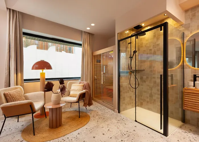 Romantique Ibiza, Jacuzzi, * Strazburg